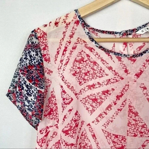 Cabi Coquette Red & Blue Printed Short Sleeve Blouse S #732 - Picture 4 of 4